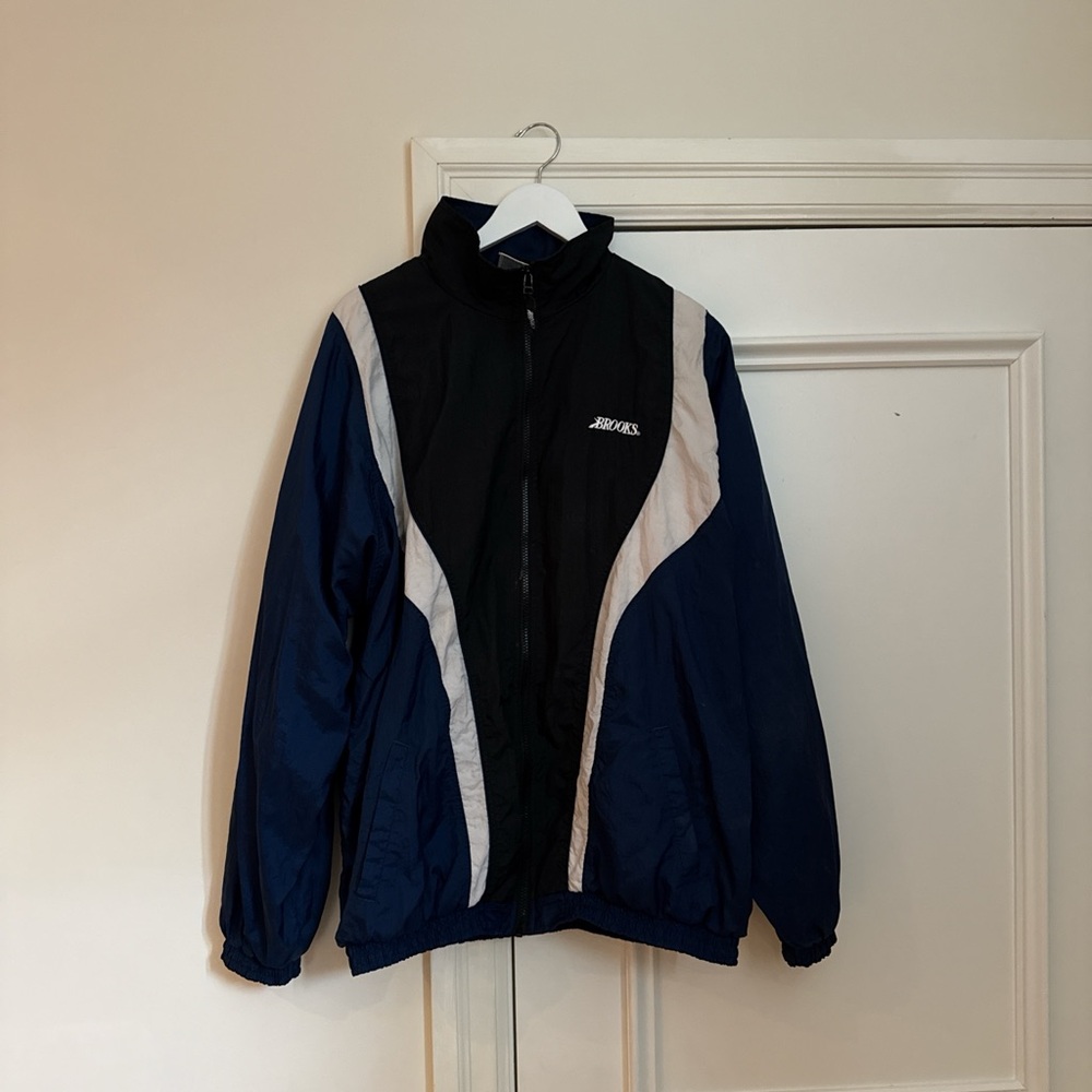 Brooks Pull Over Windbreaker